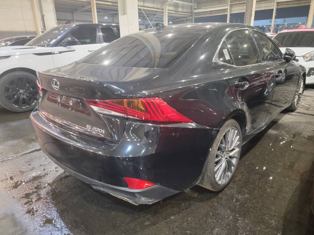2017 LEXUS IS 200T — 187643 Miles — Lot H5050941 — Main - Marhaba Auctions Used Cars - Image 5