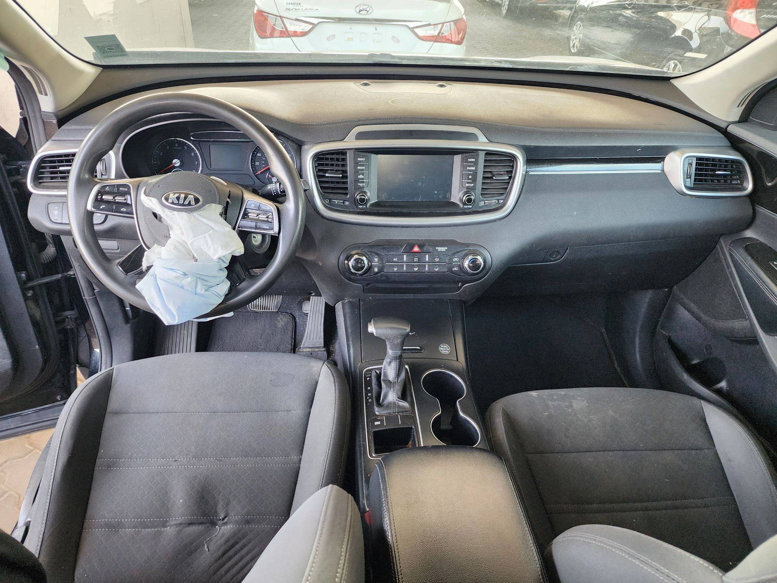 2019 KIA SORENTO — 140415 Miles — Lot 56282134 — Souq - Marhaba Auctions Used Cars - Image 7