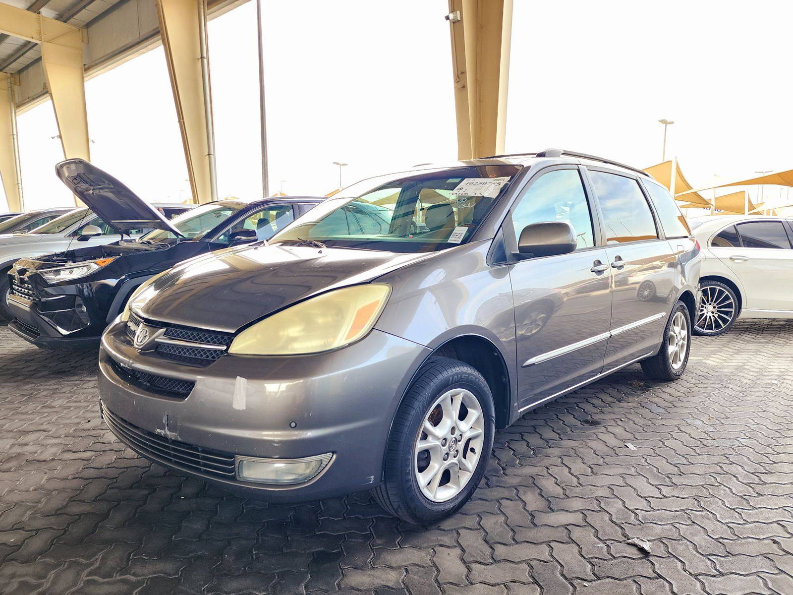 2004 TOYOTA SIENNA — 247231 Miles — Lot 40250755 — Souq - Marhaba Auctions Used Cars - Image 5