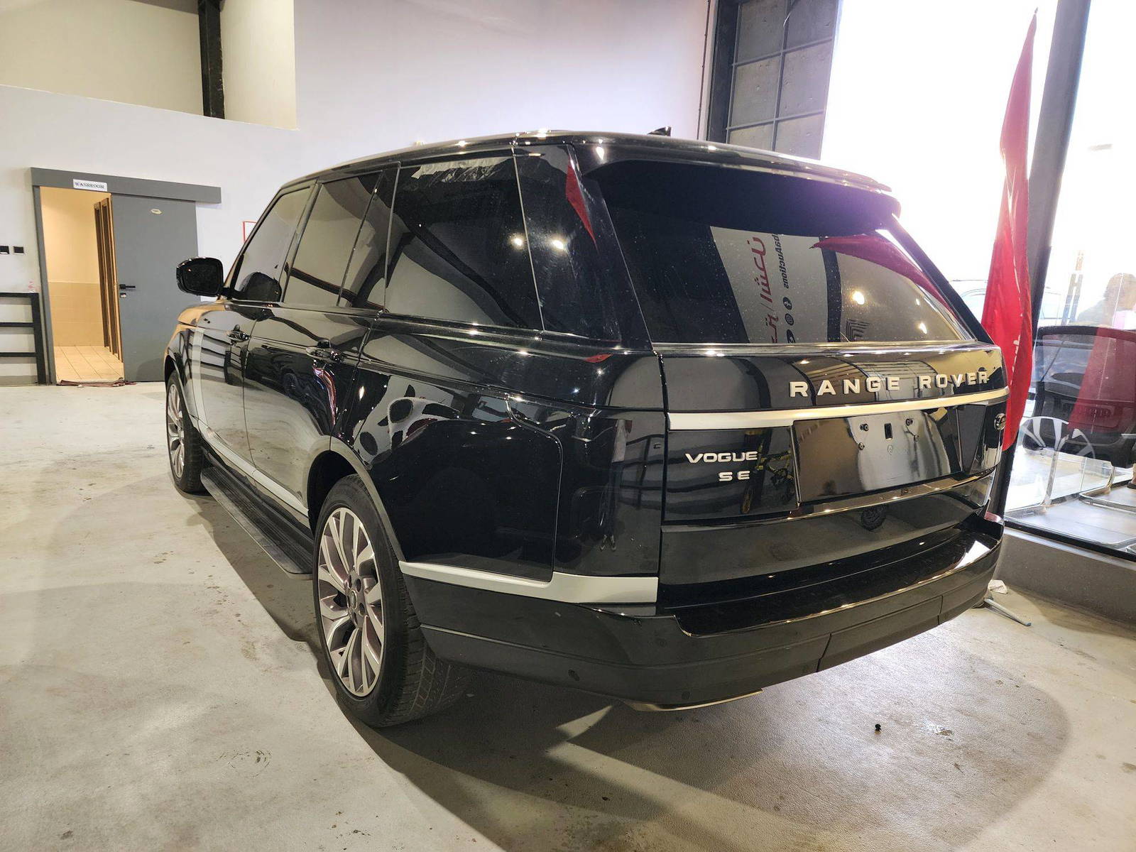 2018 LAND ROVER RANGE ROVER SUPERCHARGED — 43797 Miles — Lot 51390913 — Al Quoz - Marhaba Auctions Used Cars - Image 6