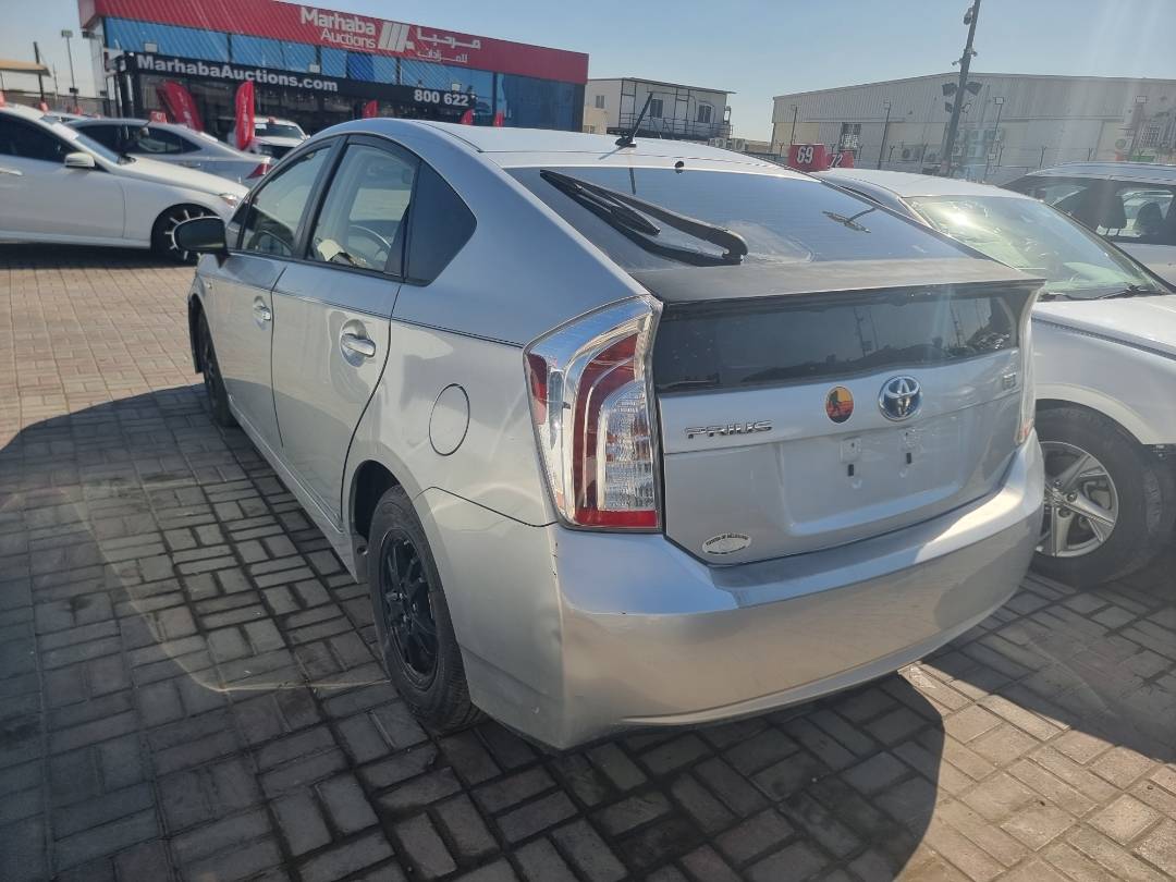 2014 TOYOTA PRIUS — 198613 Miles — Lot 65541085 — Ind. 12 - Marhaba Auctions Used Cars - Image 4