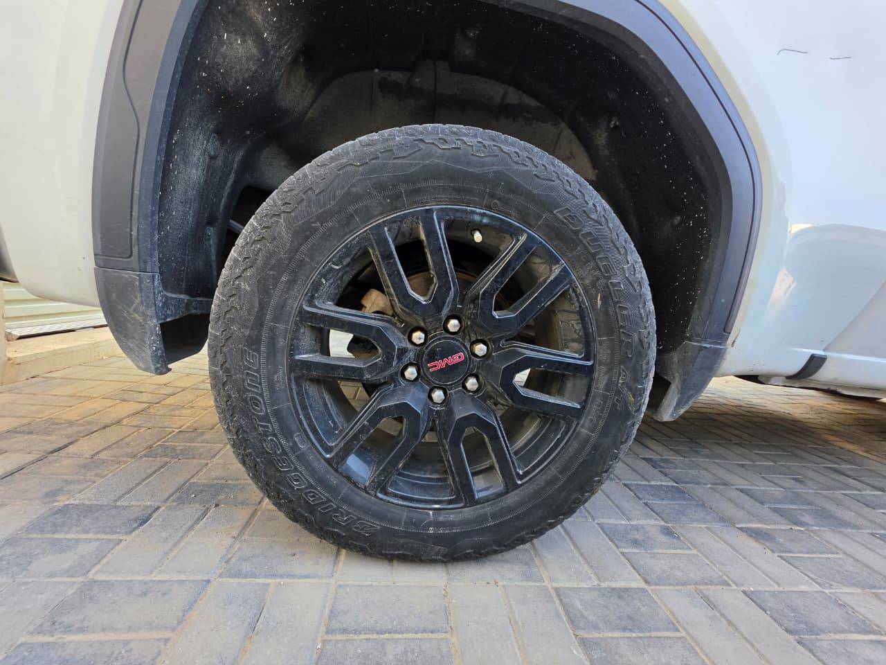 2023 GMC SIERRA K1500 — 208499 KM — Lot 93687365 - Marhaba Auctions Used Cars - Image 11