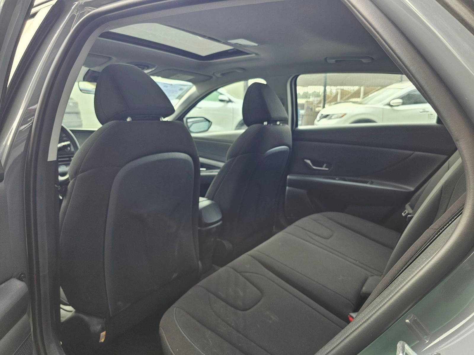 2022 HYUNDAI ELANTRA — 57788 KM — Lot 46528415 — Main - Marhaba Auctions Used Cars - Image 6