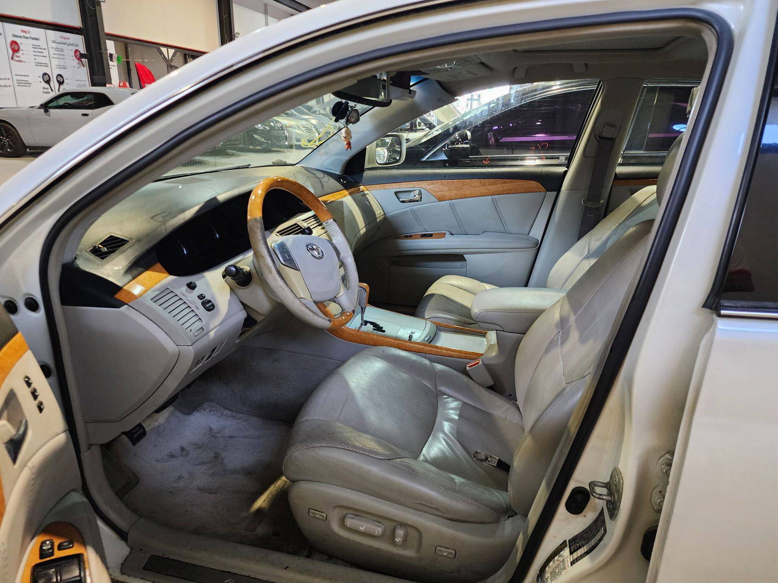 2006 TOYOTA AVALON — 181556 Miles — Lot 72516214 — Al Quoz - Marhaba Auctions Used Cars - Image 9