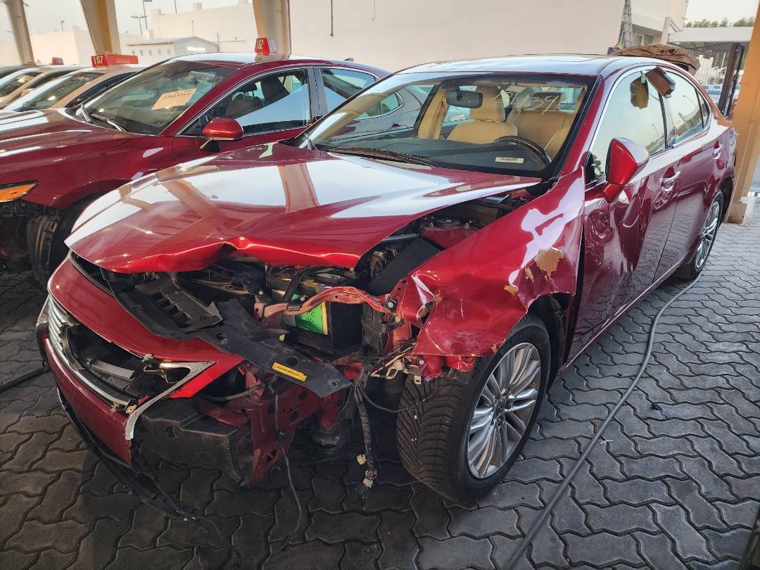 2014 LEXUS ES 350 — 118133 Miles — Lot E2124391 — Souq - Marhaba Auctions Used Cars - Image 5