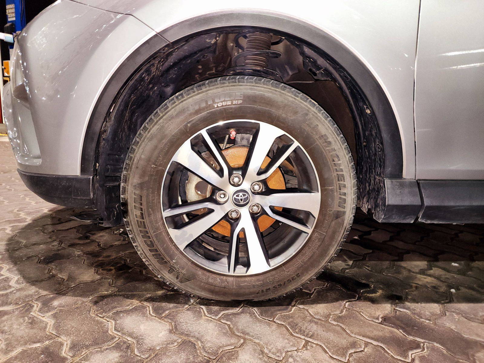 2018 TOYOTA RAV4 — 86894 Miles — Lot 78082834 — Souq - Marhaba Auctions Used Cars - Image 11