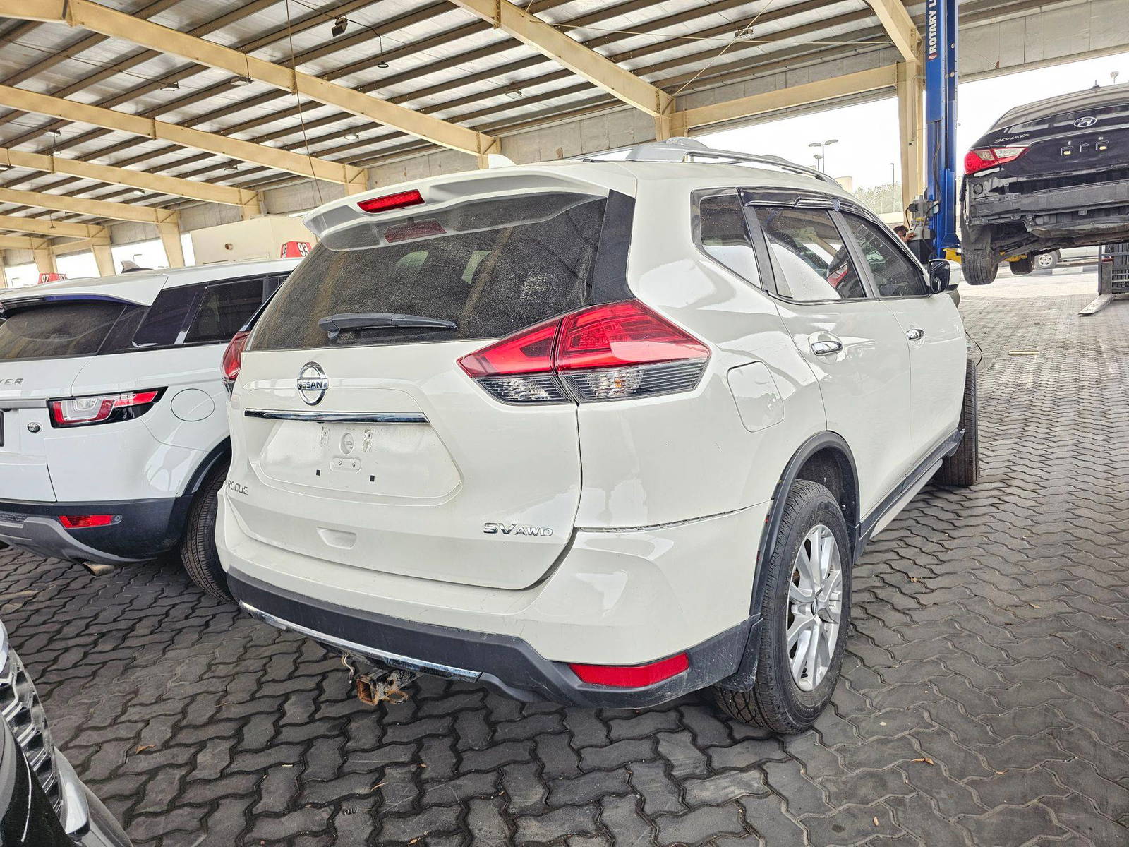 2017 NISSAN ROGUE — 182605 KM — Lot 12300124 — Souq - Marhaba Auctions Used Cars - Image 3