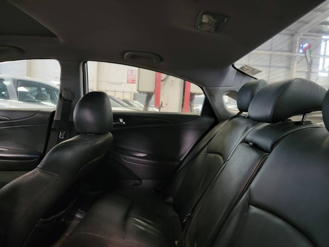 2011 HYUNDAI SONATA — 141235 Miles — Lot XBH119502 — Main - Marhaba Auctions Used Cars - Image 7