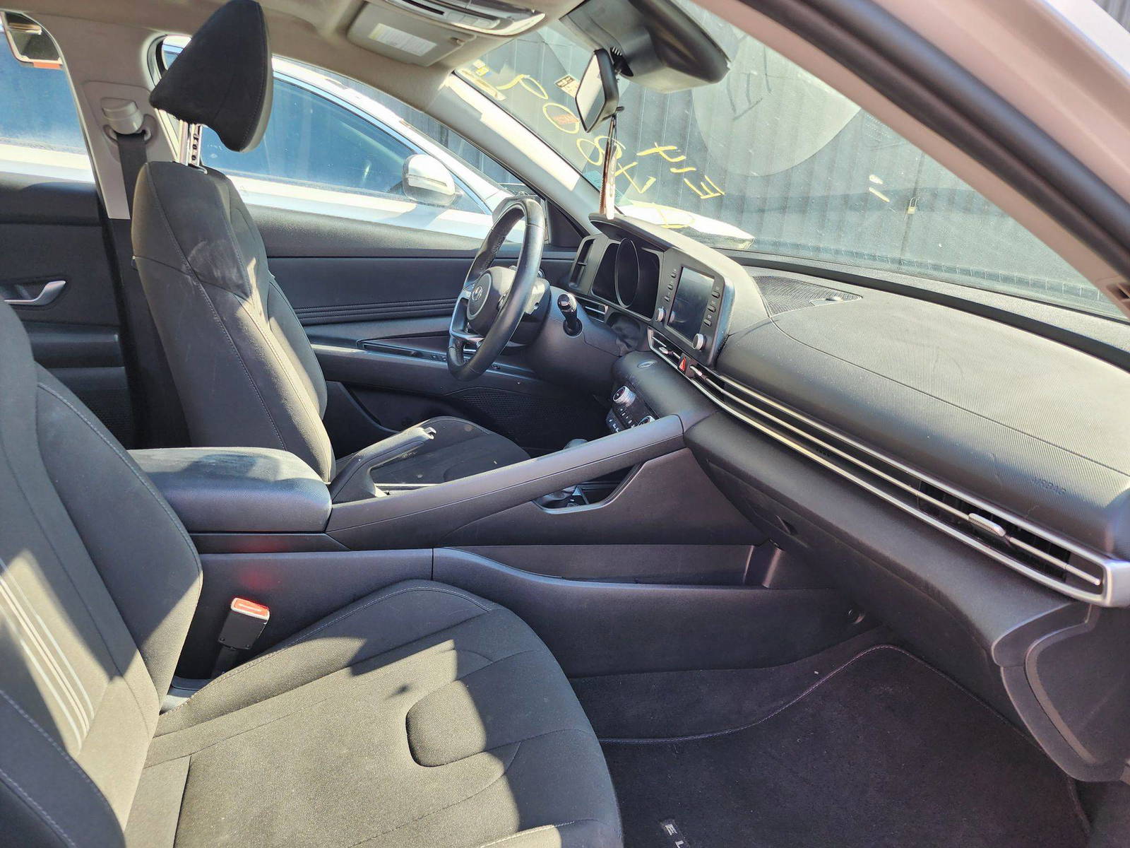 2021 HYUNDAI ELANTRA — 79774 KM — Lot 41279 — Al Quoz - Marhaba Auctions Used Cars - Image 8