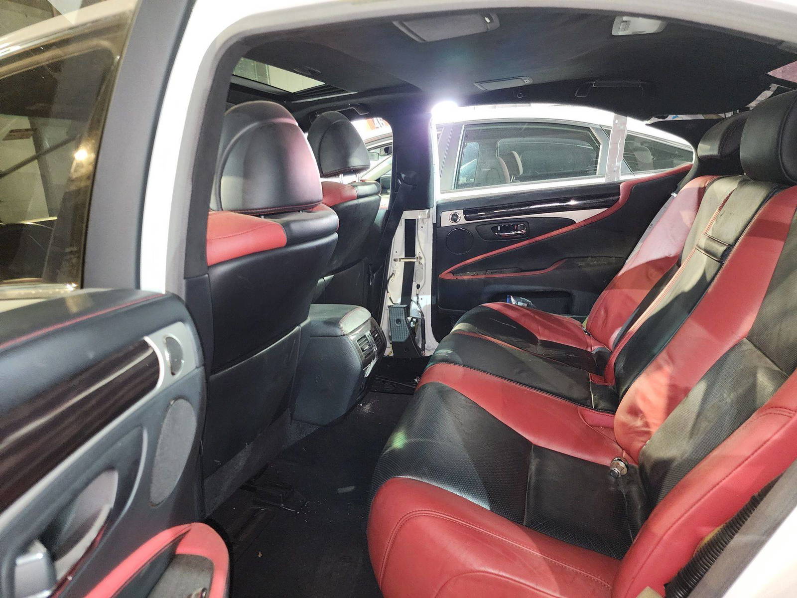 2015 LEXUS LS 460 — 125210 Miles — Lot 5024454 — Ind. 12 - Marhaba Auctions Used Cars - Image 8