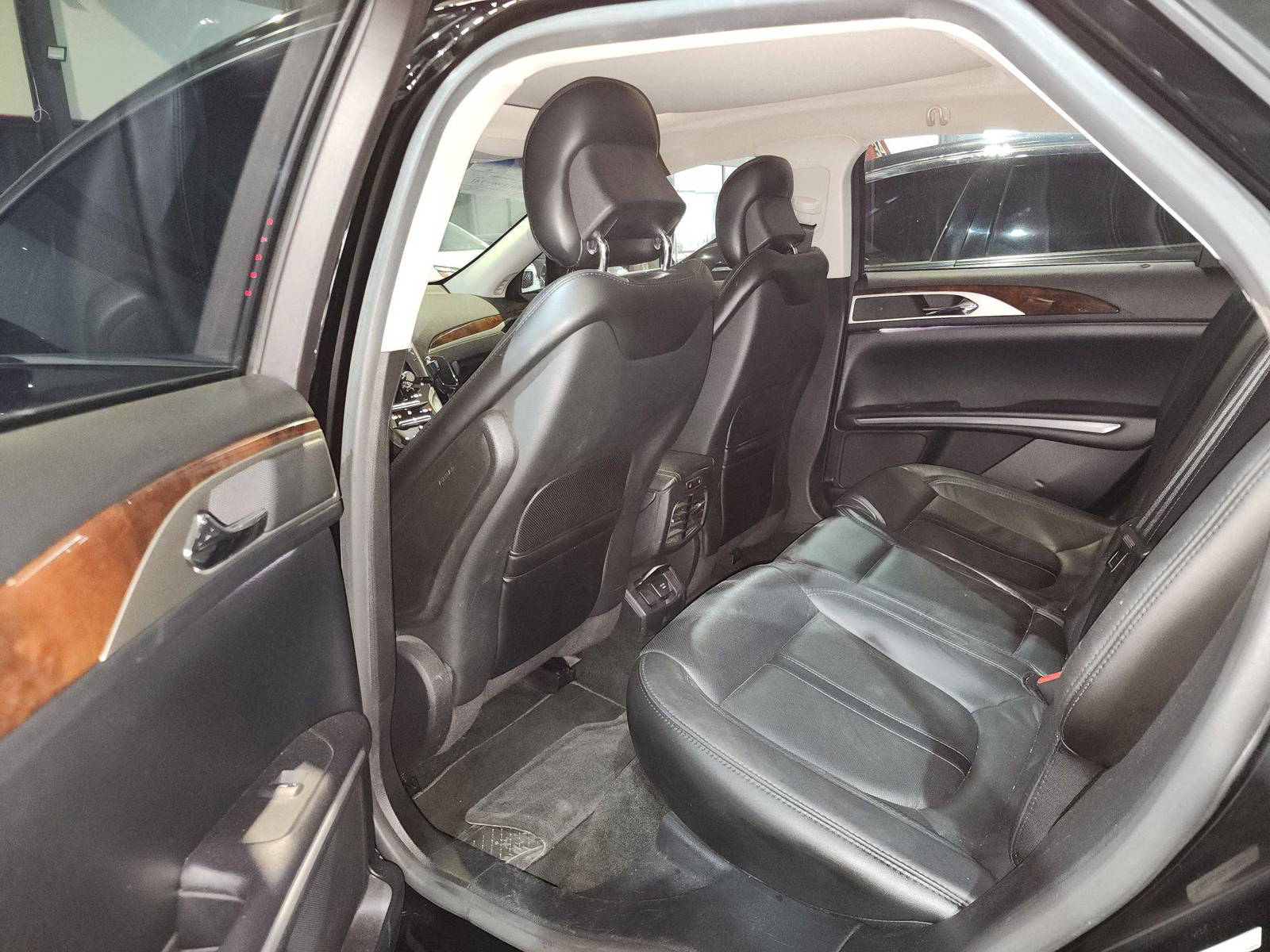2016 LINCOLN MKZ — 148026 KM — Lot 605612 — Al Quoz - Marhaba Auctions Used Cars - Image 8