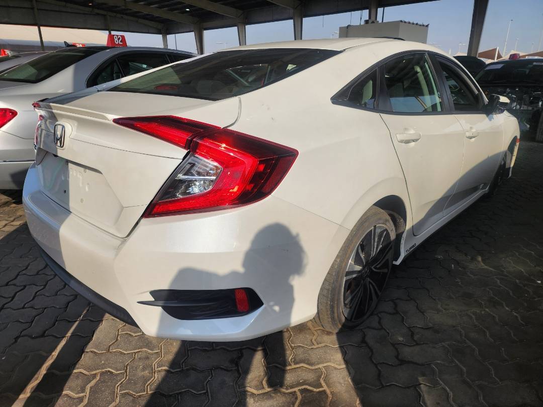 2017 HONDA CIVIC — 148780 KM — Lot 36993194 — Souq - Marhaba Auctions Used Cars - Image 18