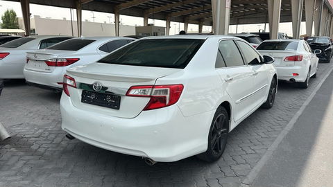 TOYOTA CAMRY