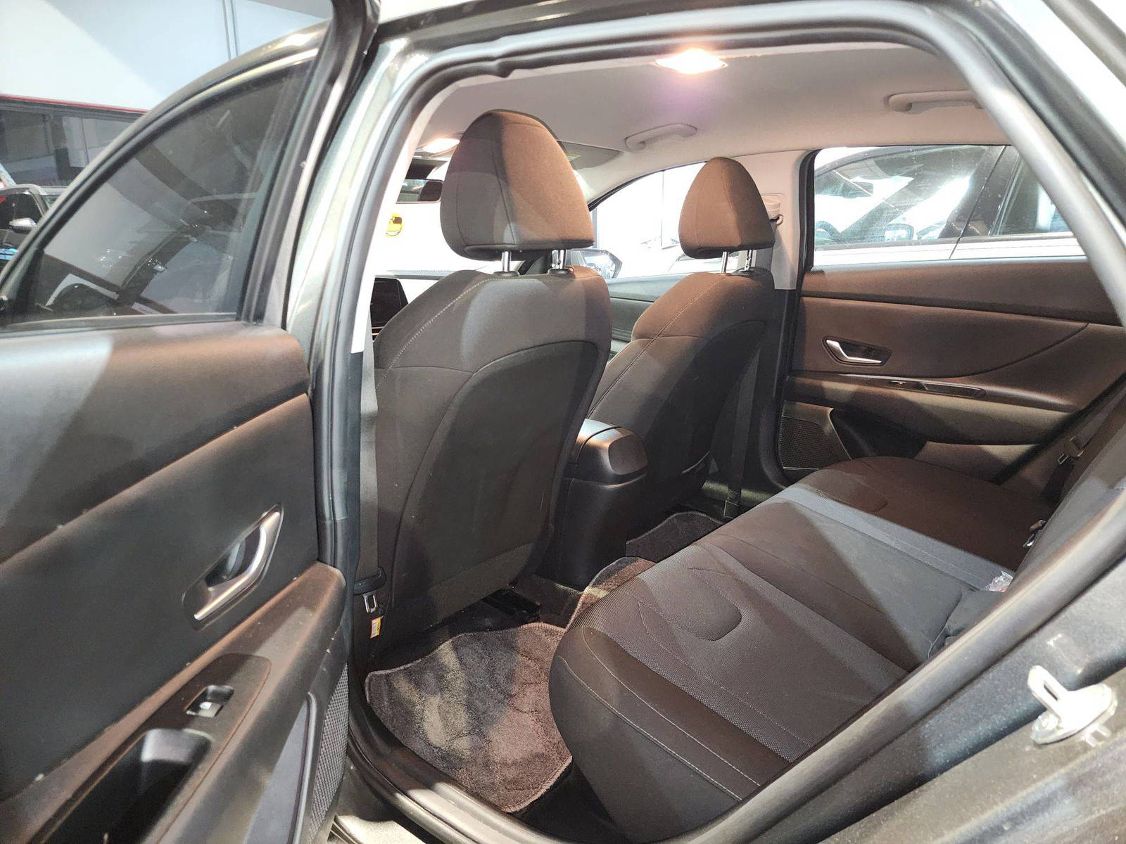 2022 HYUNDAI AVANTE — 173448 KM — Lot 018600 — Al Quoz - Marhaba Auctions Used Cars - Image 8