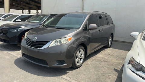 2011 TOYOTA SIENNA at Marhaba Auctions