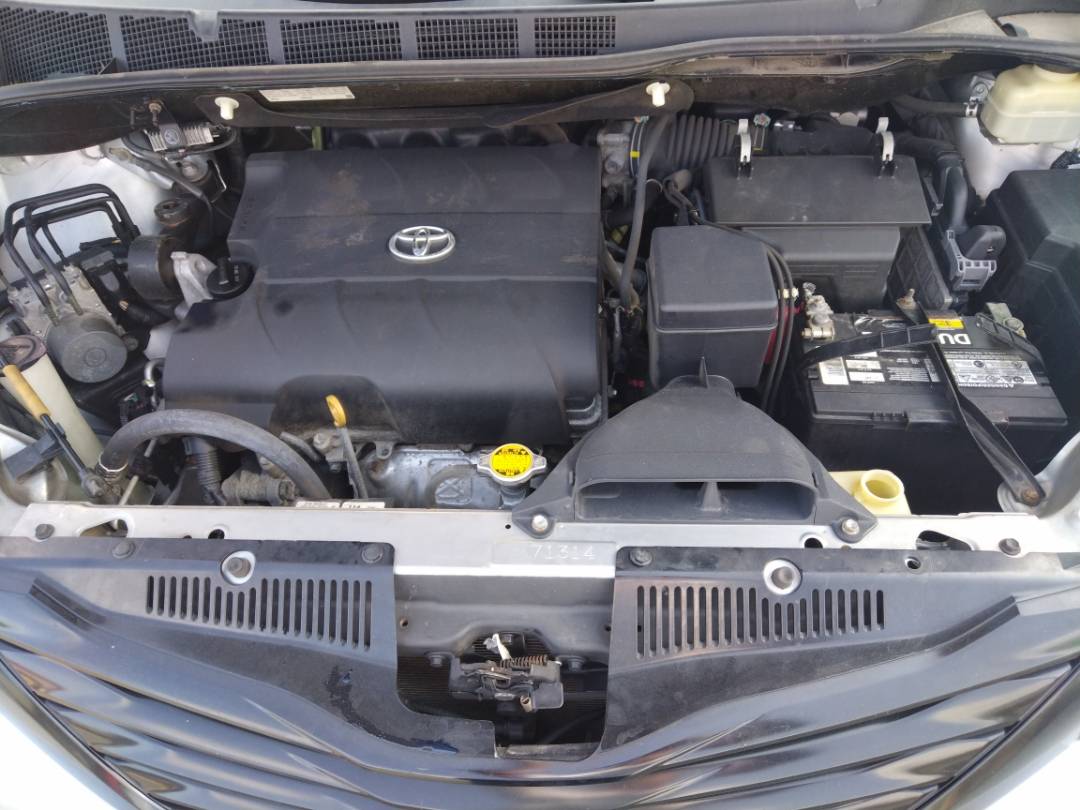 2015 TOYOTA SIENNA — 90038 Miles — Lot 68971753 - Marhaba Auctions Used Cars - Image 8