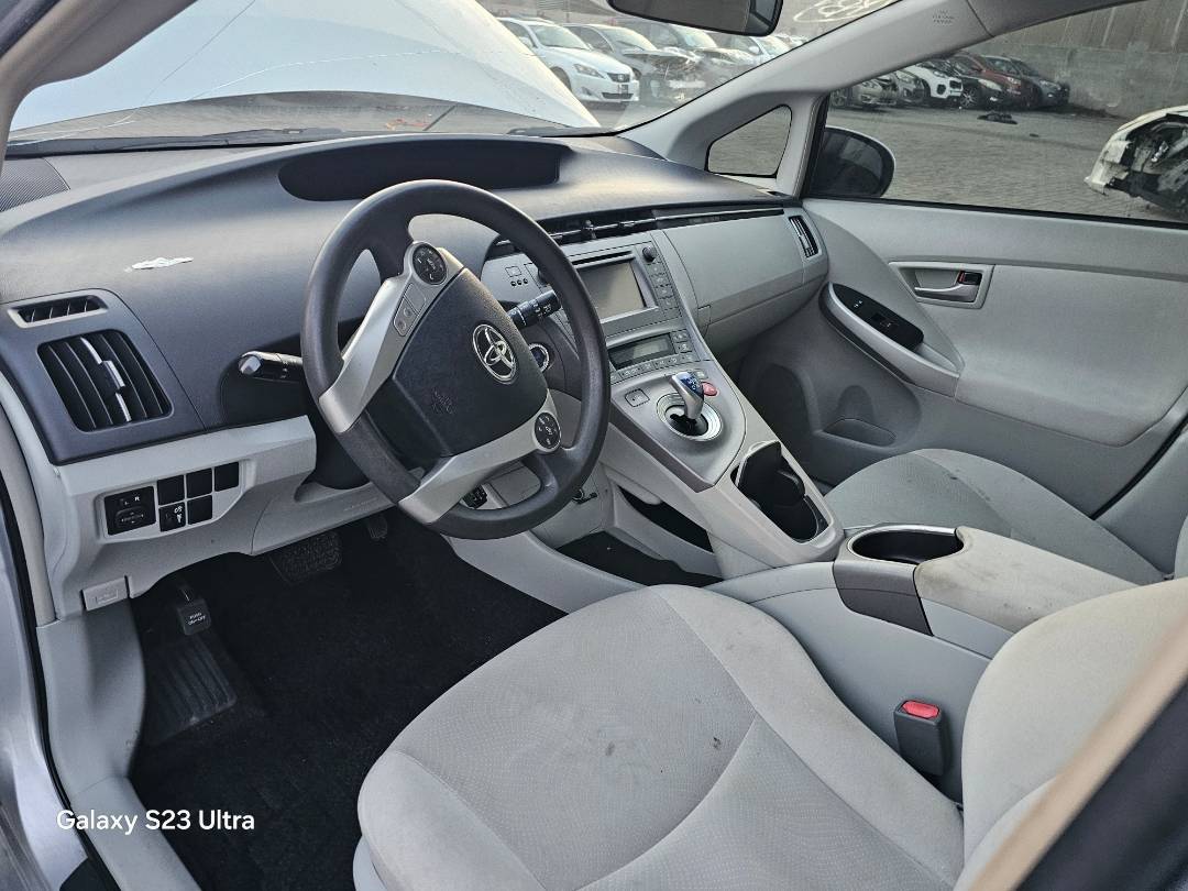 2015 TOYOTA PRIUS — 144250 Miles — Lot F0472017 — Souq - Marhaba Auctions Used Cars - Image 8