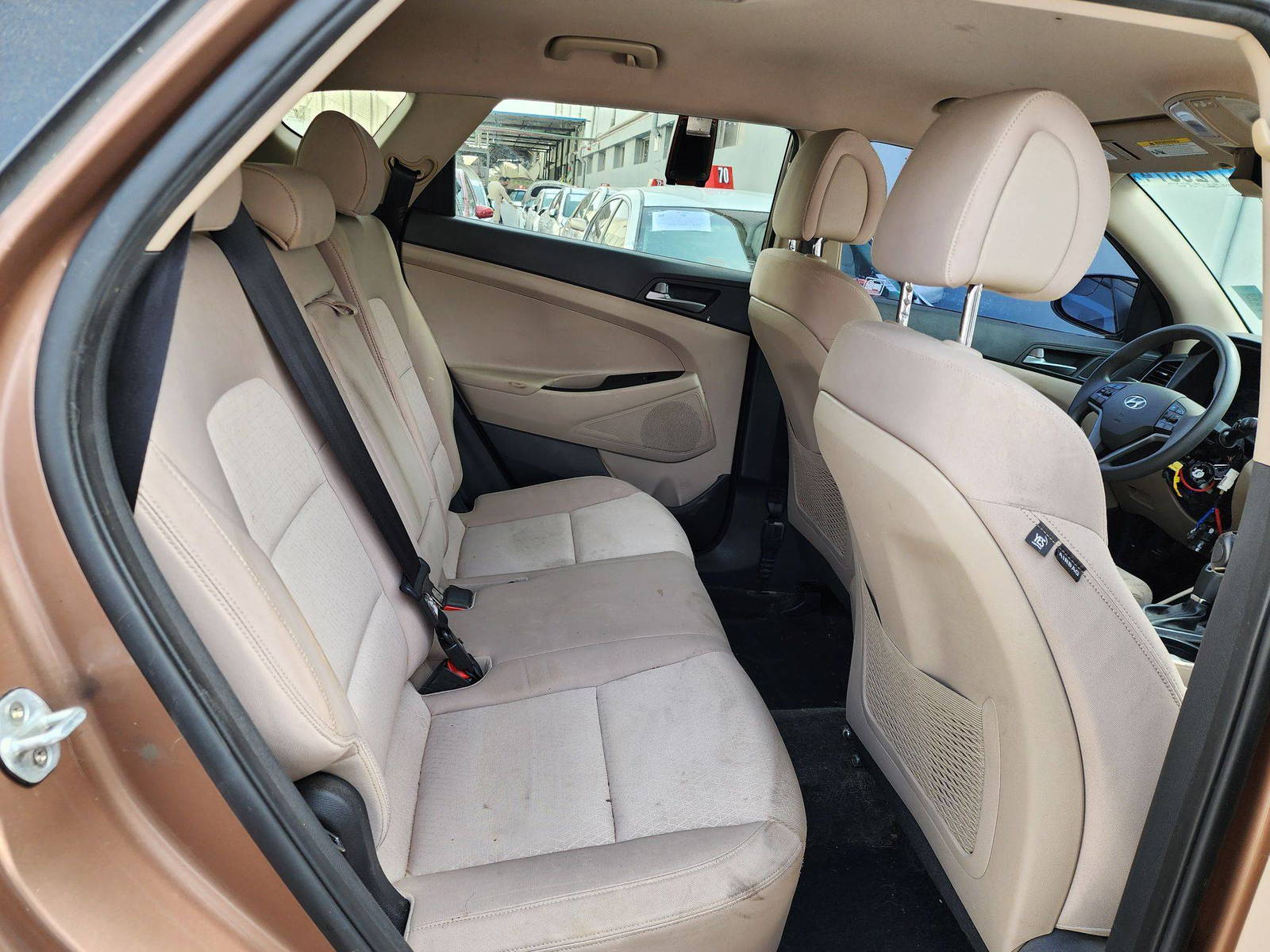 2016 HYUNDAI TUCSON — 108037 Miles — Lot 242851 — Al Quoz - Marhaba Auctions Used Cars - Image 5
