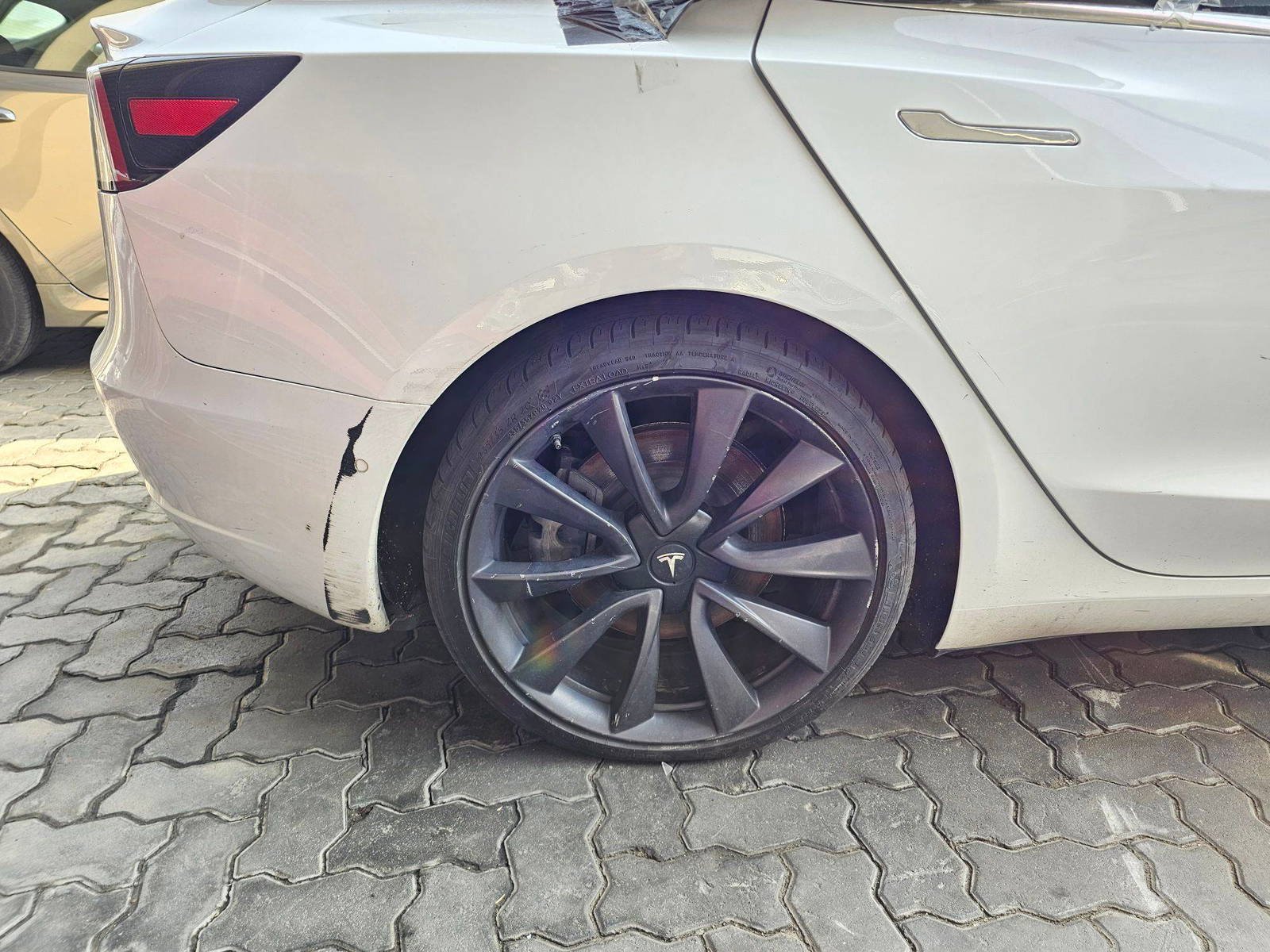 TESLA MODEL 3 2019 - Marhaba Auction Used Cars - Image 12