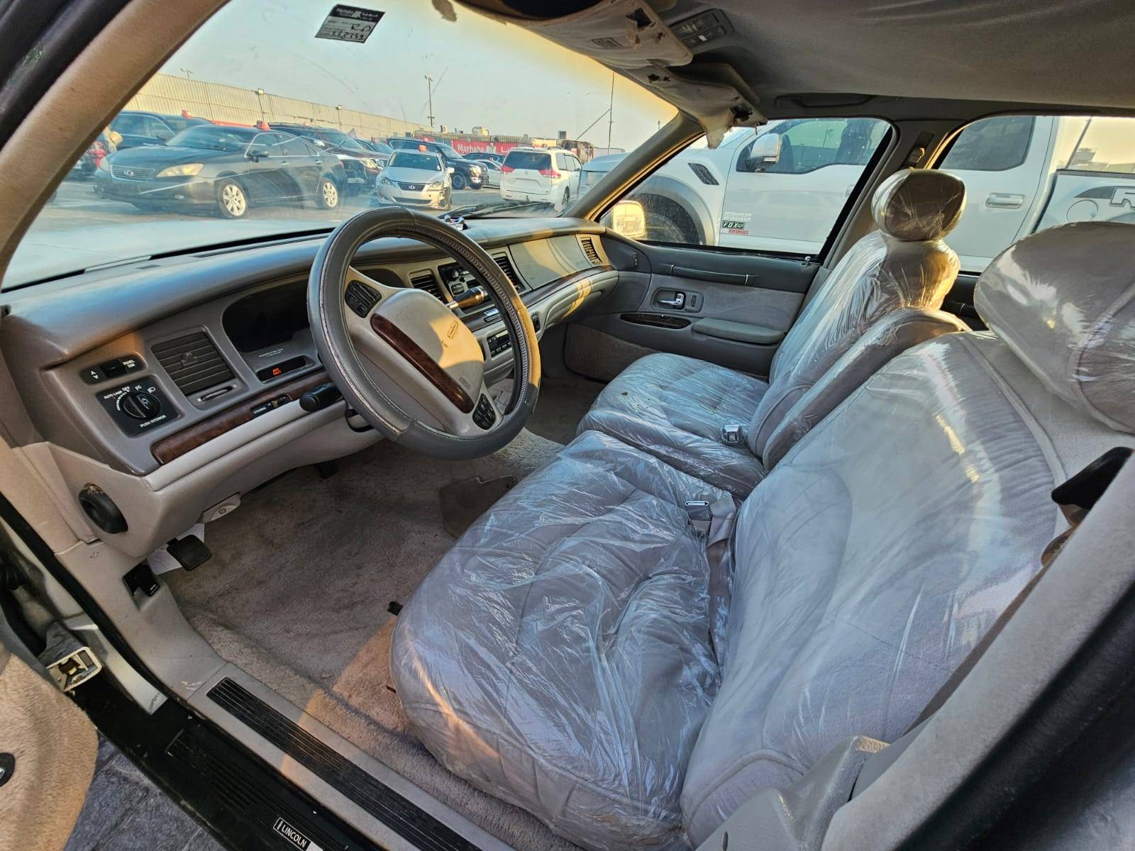 1995 LINCOLN TOWN — Lot SY609823 - Marhaba Auctions Used Cars - Image 7