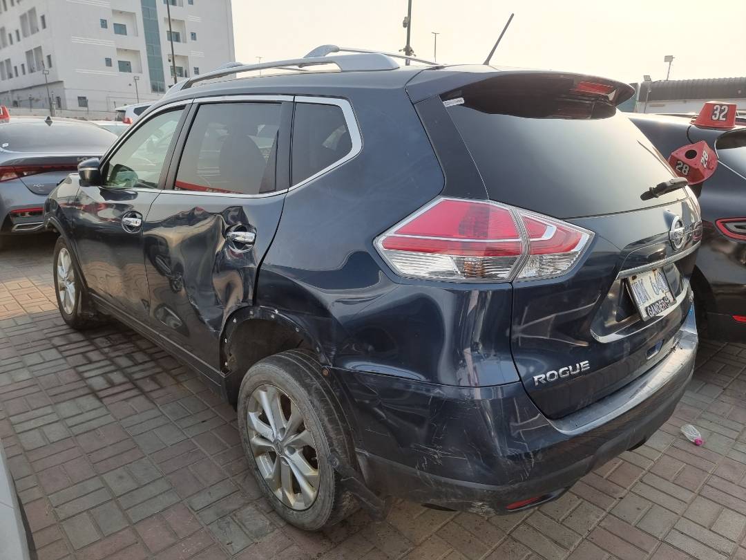 2015 NISSAN ROGUE — 143714 KM — Lot 42015515 — Souq - Marhaba Auctions Used Cars - Image 3