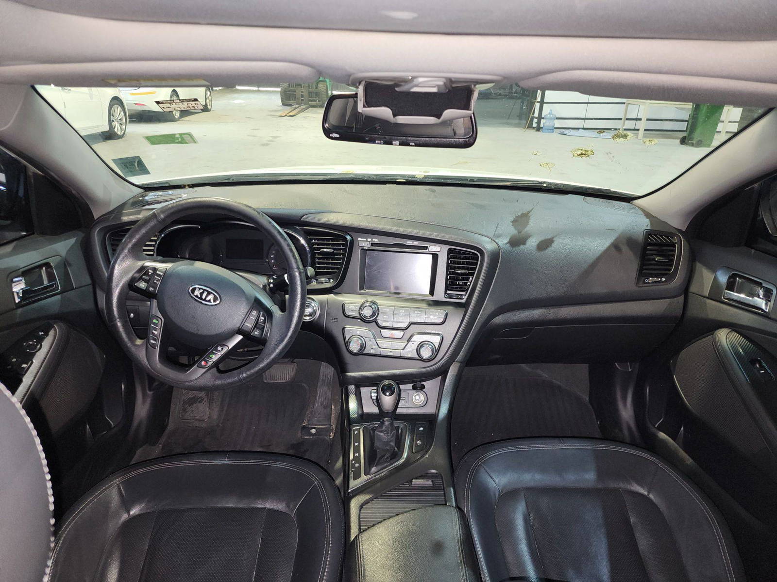 2013 KIA K5 — 232991 KM — Lot 13447 — Al Quoz - Marhaba Auctions Used Cars - Image 8