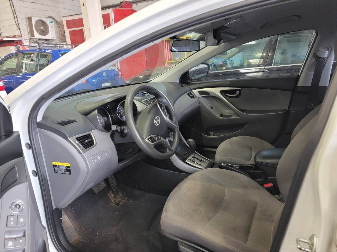 2013 HYUNDAI ELANTRA — 204647 KM — Lot 73553174 — Main - Marhaba Auctions Used Cars - Image 6