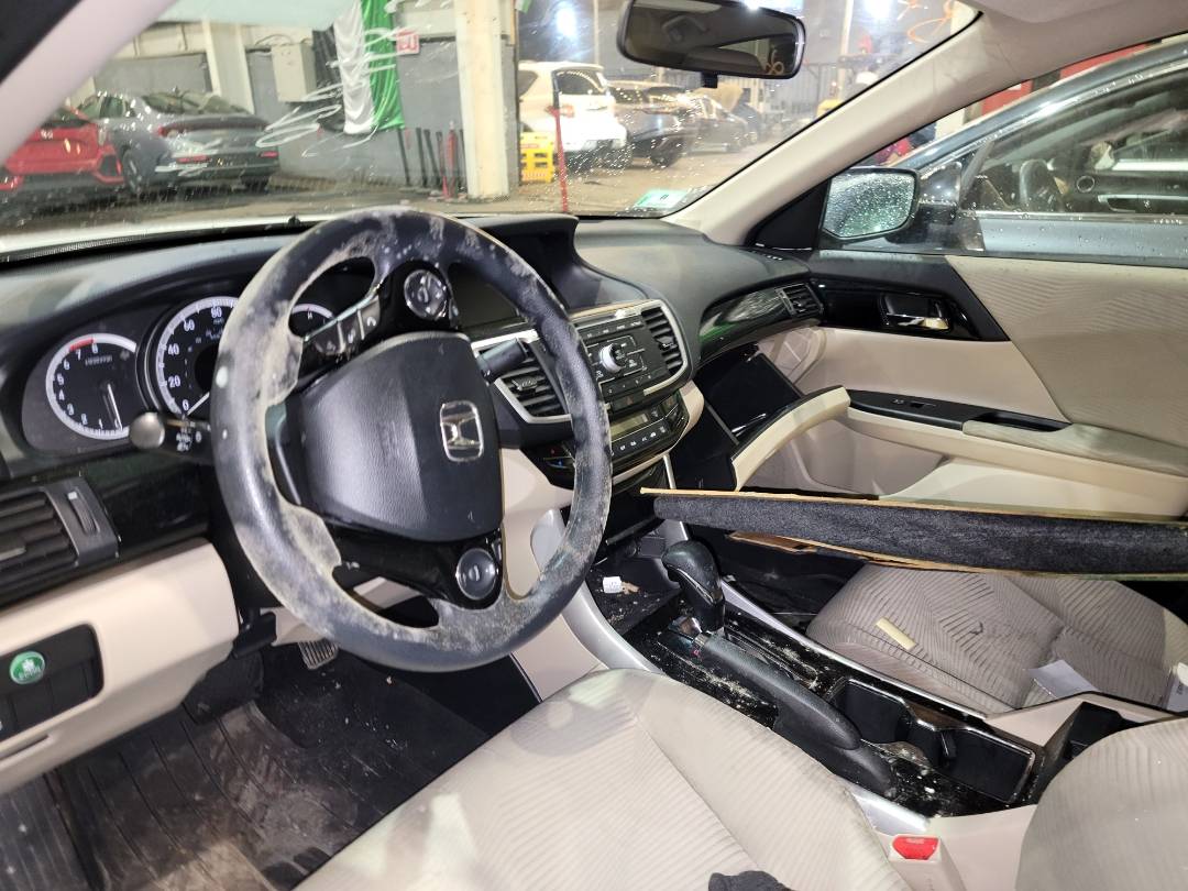 2017 HONDA ACCORD — 182987 Miles — Lot 37388136 - Marhaba Auctions Used Cars - Image 6