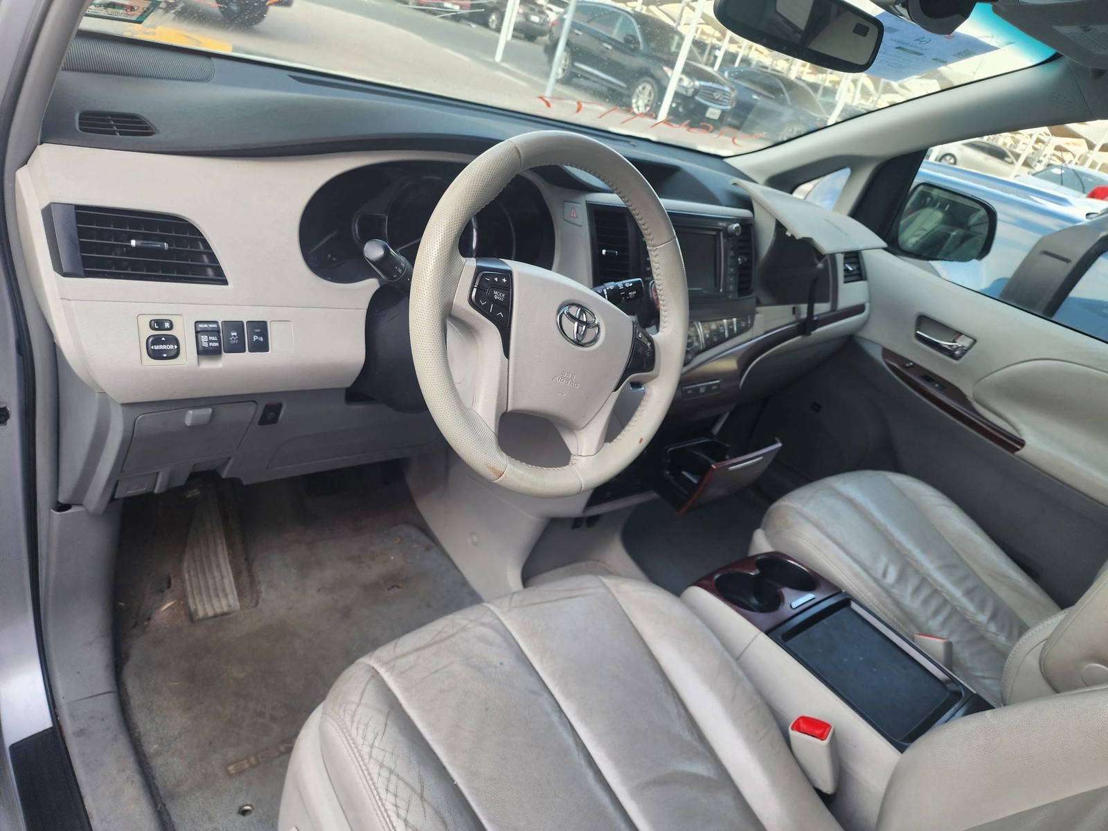 2011 TOYOTA SIENNA — 201194 Miles — Lot 37649977 - Marhaba Auctions Used Cars - Image 4