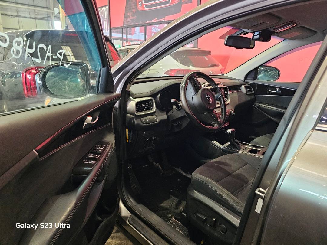 2018 KIA SORENTO — 171952 KM — Lot 54JG371329 — Main - Marhaba Auctions Used Cars - Image 8