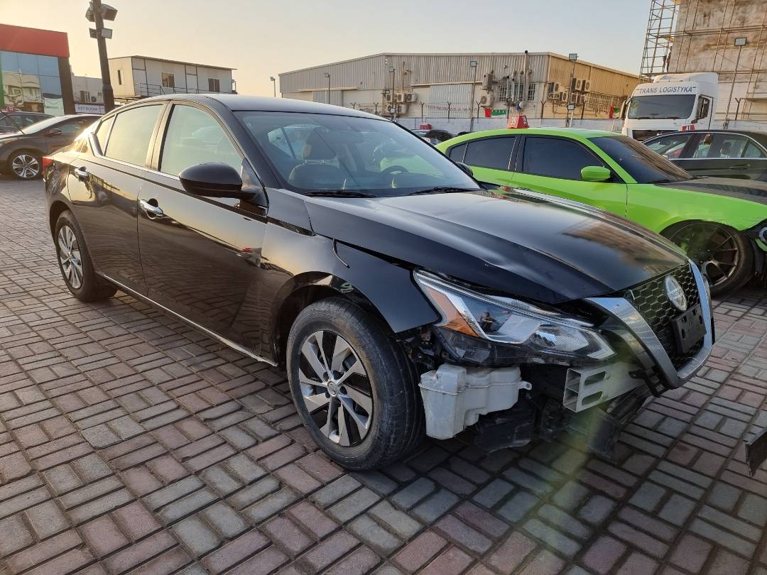 2019 NISSAN ALTIMA — 165818 Miles — Lot 9825 — Main - Marhaba Auctions Used Cars - Image 4