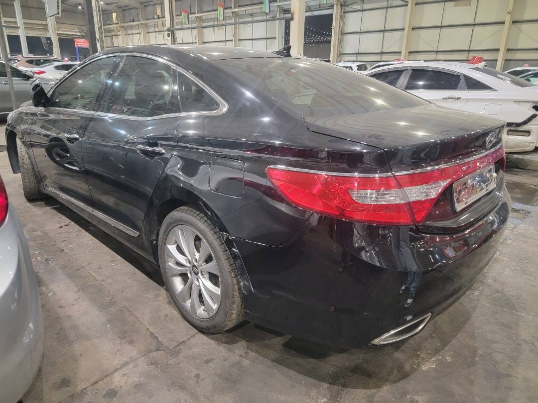 2011 HYUNDAI GRANDEUR — 160327 KM — Lot 008029 — Main - Marhaba Auctions Used Cars - Image 5