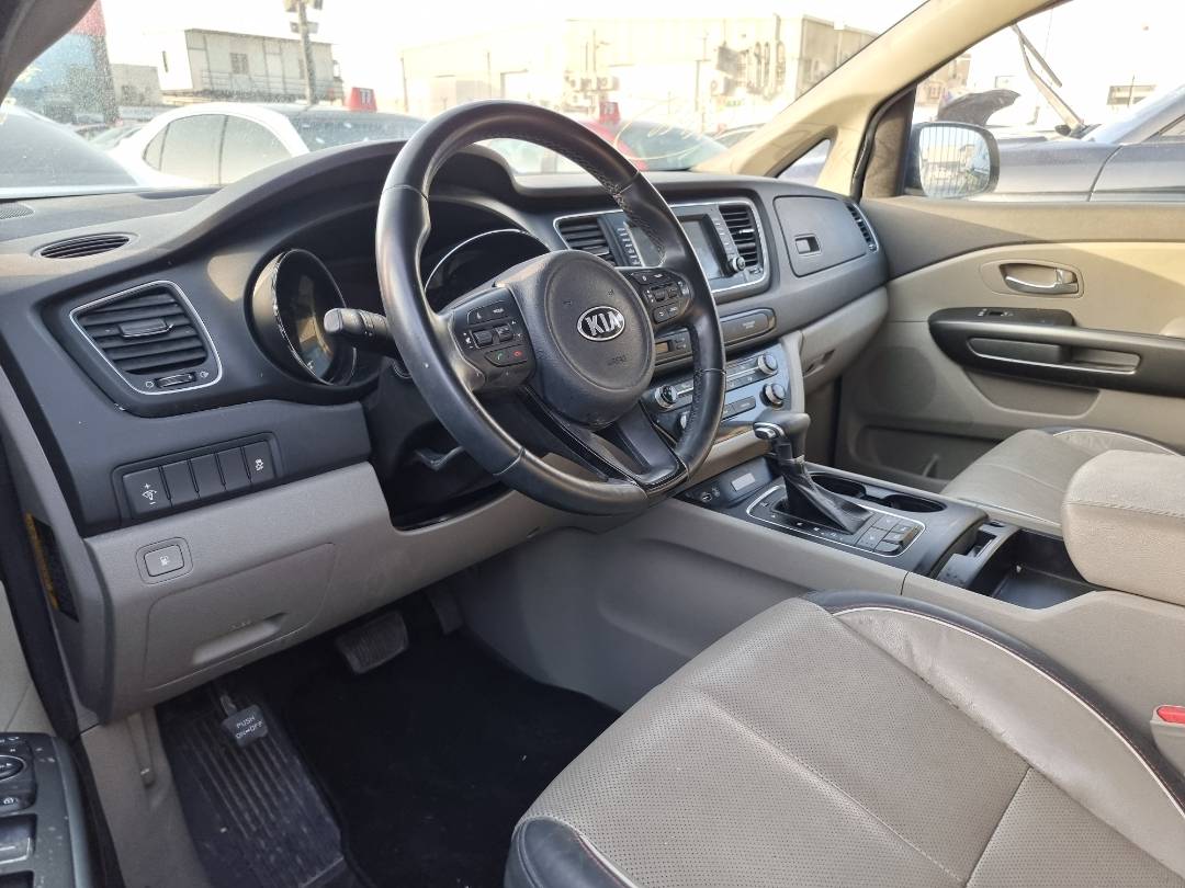 2017 KIA SEDONA — 91068 Miles — Lot 125487 — Ind. 12 - Marhaba Auctions Used Cars - Image 6