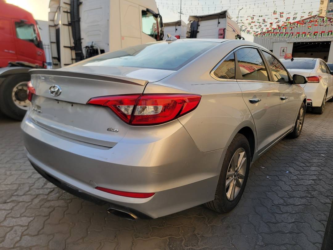 2015 HYUNDAI SONATA — 198081 Miles — Lot 140943 — Main - Marhaba Auctions Used Cars - Image 4