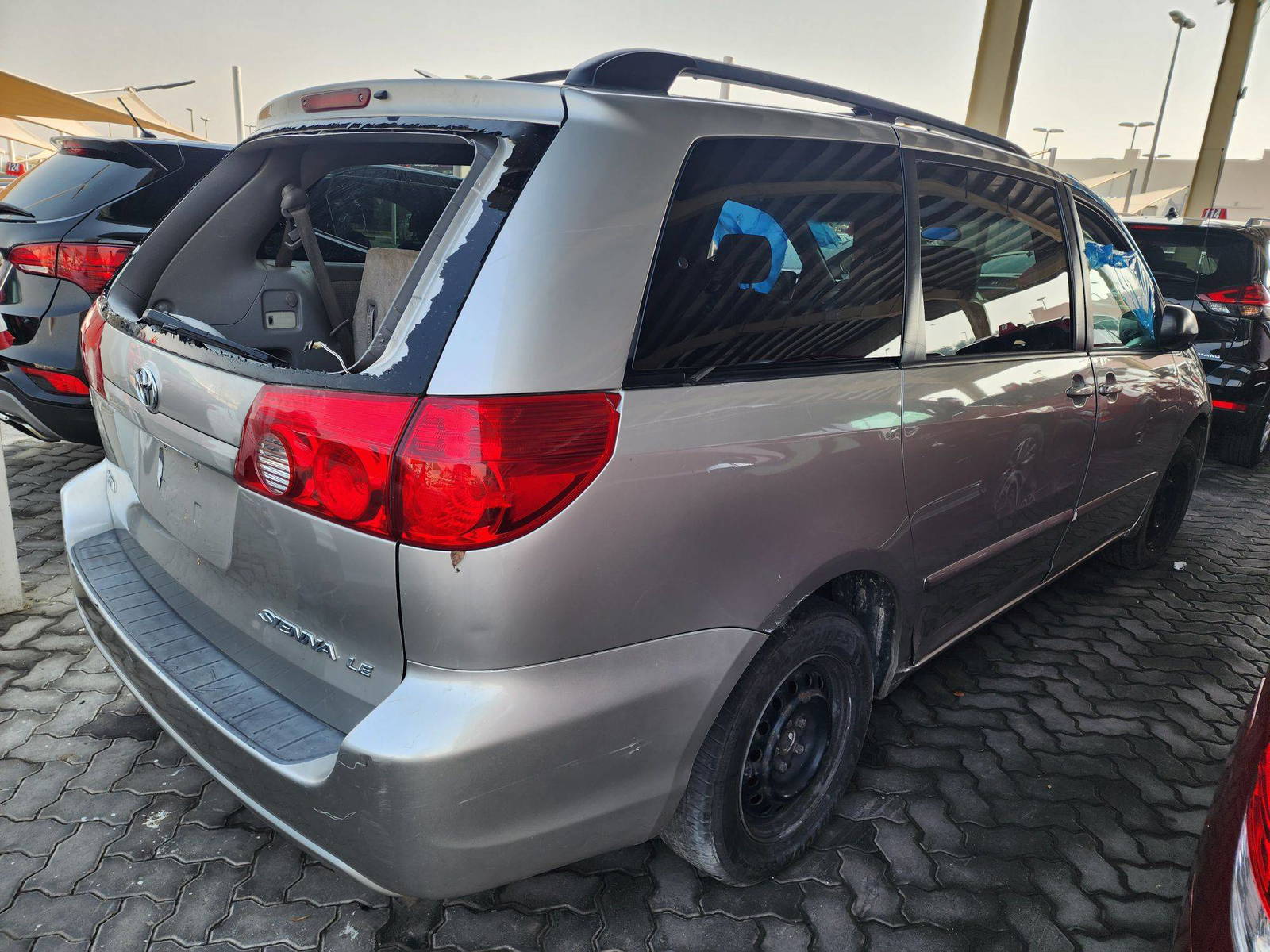2008 TOYOTA SIENNA — 171690 Miles — Lot 67886593 - Marhaba Auctions Used Cars - Image 4