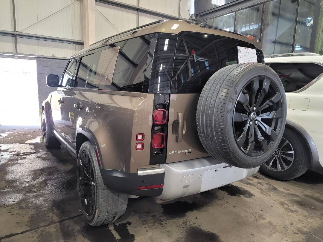2021 LAND ROVER DEFENDER — 76818 KM — Lot 2051589 — Main - Marhaba Auctions Used Cars - Image 3