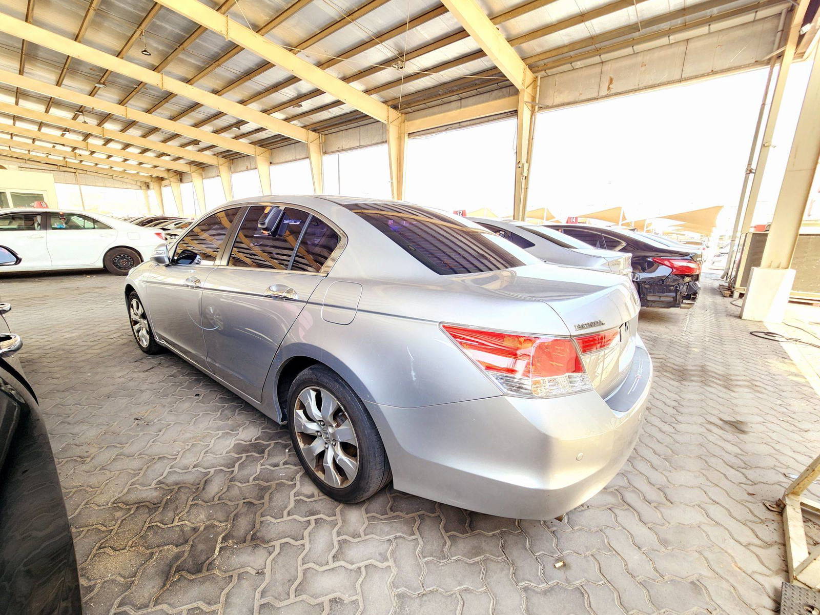 2010 HONDA ACCORD — 193302 KM — Lot 201355 — Main - Marhaba Auctions Used Cars - Image 5