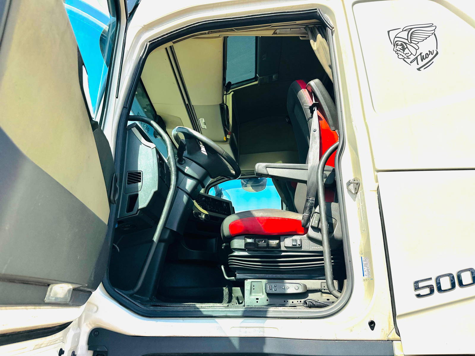 VOLVO FH-Series 2016 - Marhaba Auction Used Cars - Image 9