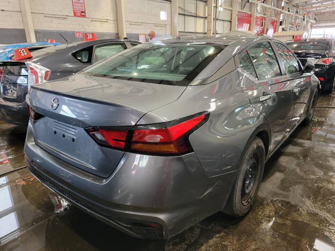 2019 NISSAN ALTIMA — 161610 Miles — Lot 59707333 - Marhaba Auctions Used Cars - Image 4