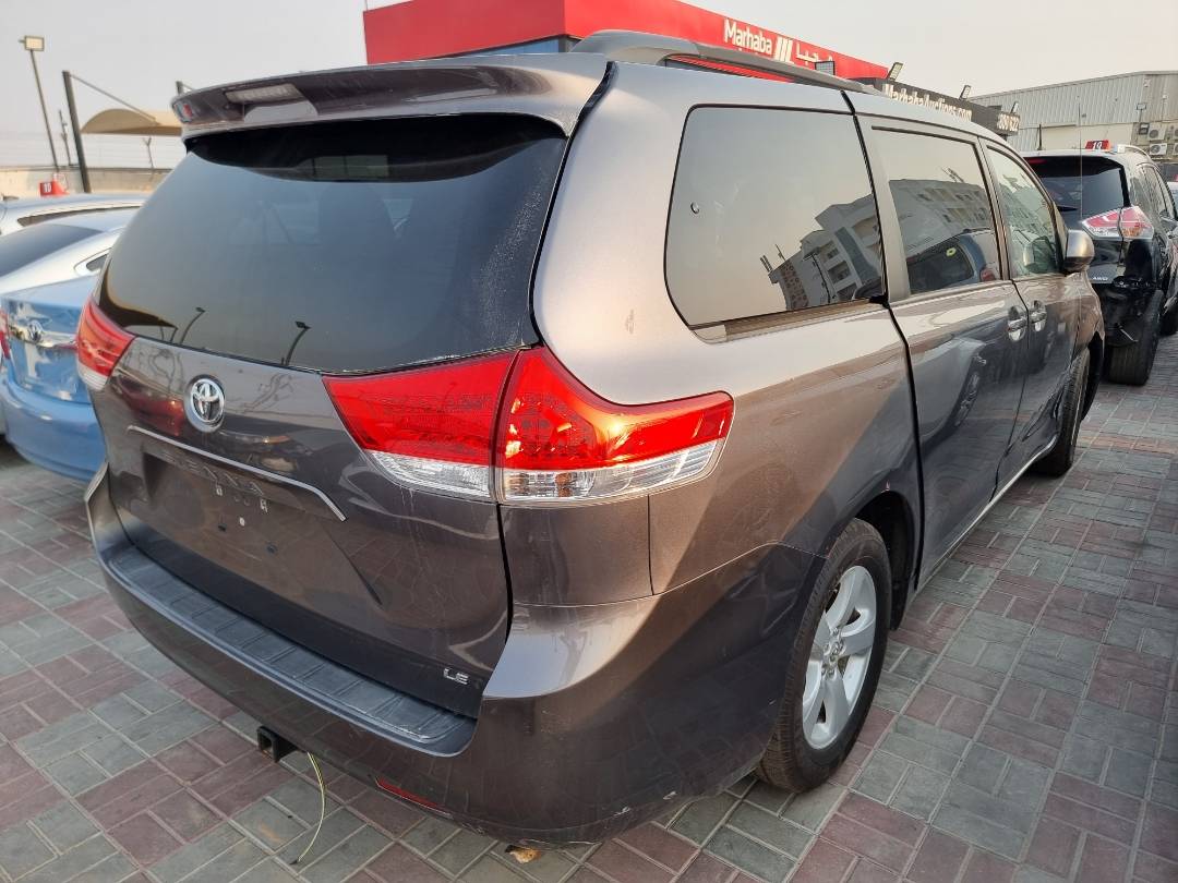 2011 TOYOTA SIENNA — 228790 Miles — Lot 3214698 — Ind. 12 - Marhaba Auctions Used Cars - Image 5