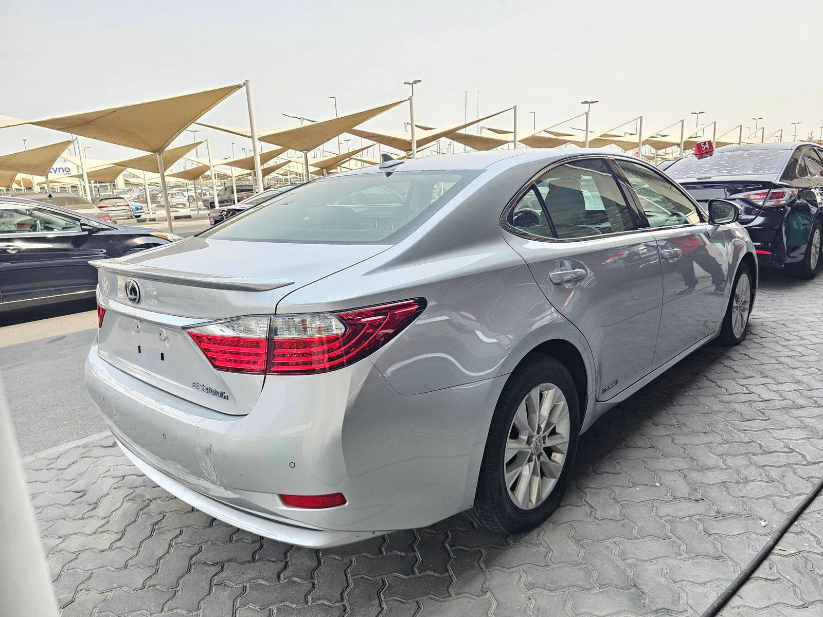 2013 LEXUS ES 300H — 182669 Miles — Lot 1GGXD2007806 — Souq - Marhaba Auctions Used Cars - Image 3