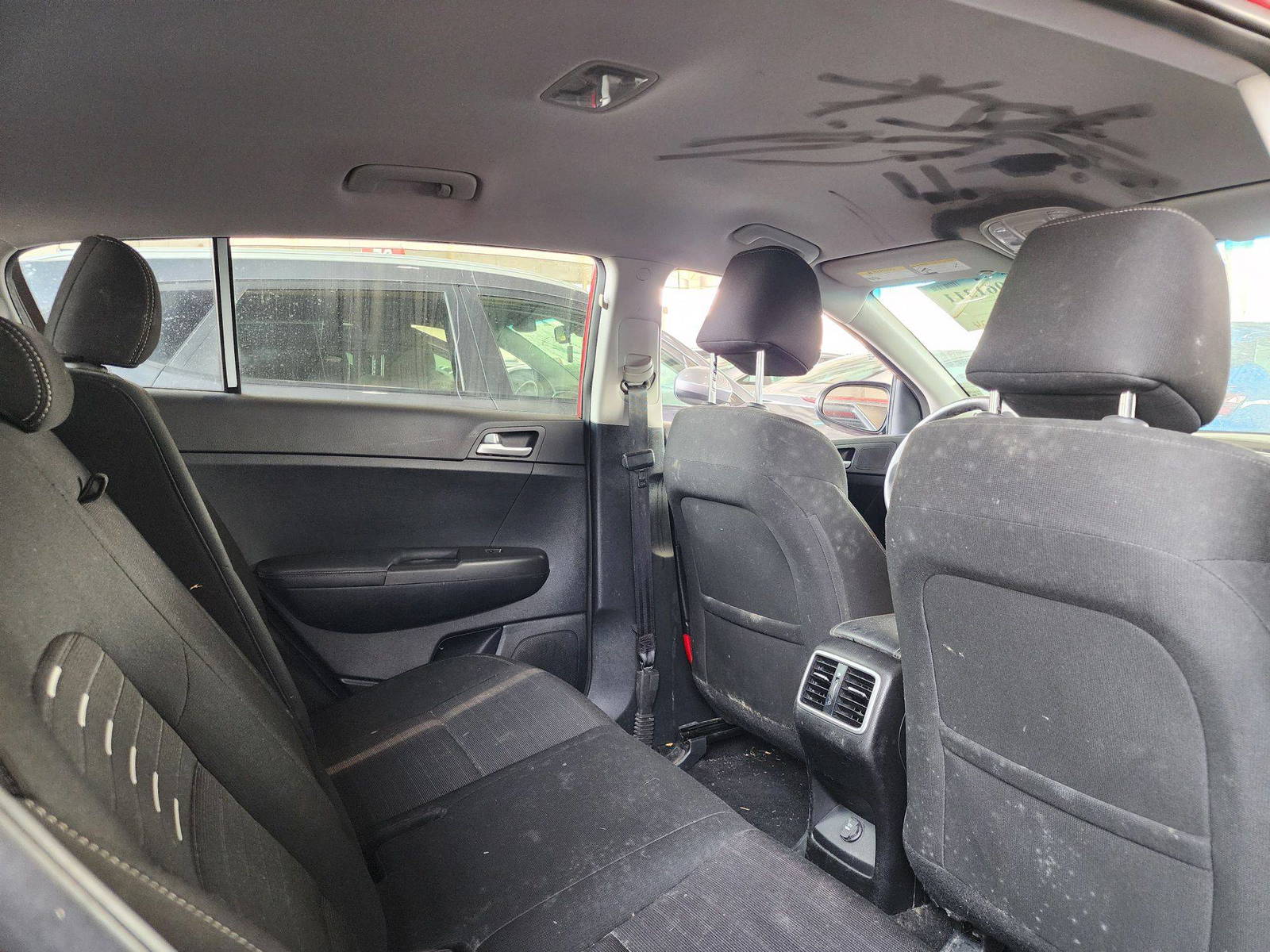 2018 KIA SPORTAGE — 92376 Miles — Lot C5J7321683 — Souq - Marhaba Auctions Used Cars - Image 4