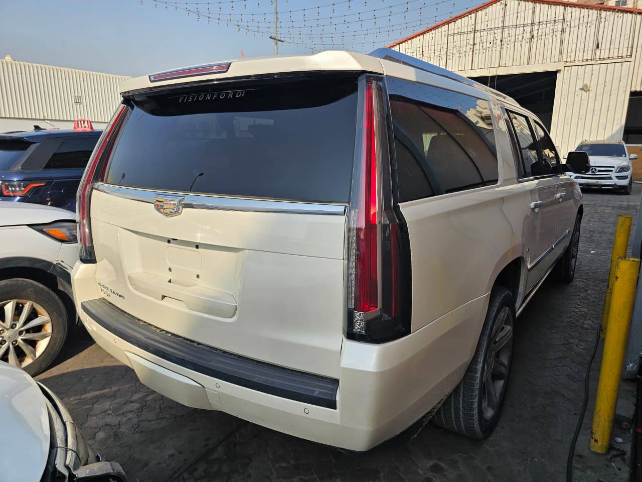 2015 CADILLAC ESCALADE ESV PREMIUM LUXURY — 232371 KM — Lot 7FR713934 — Main - Marhaba Auctions Used Cars - Image 5