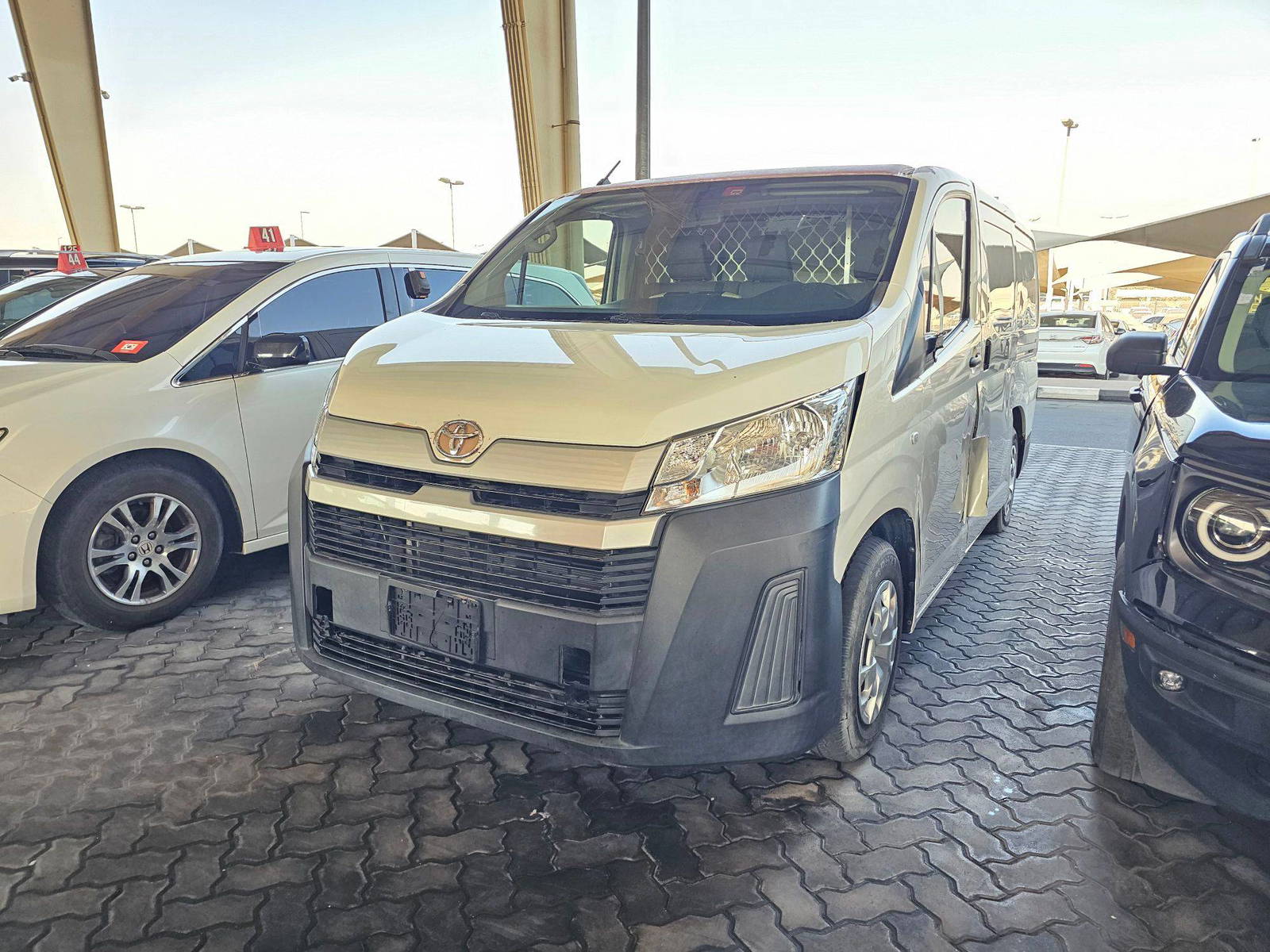 2023 TOYOTA HIACE — 104120 KM — Lot P8P8006593 — Souq - Marhaba Auctions Used Cars - Image 6
