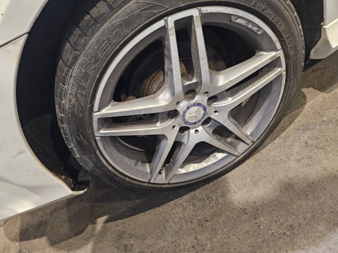 2014 MERCEDES BENZ E 350 — 162572 Miles — Lot EA965745 — Souq - Marhaba Auctions Used Cars - Image 4