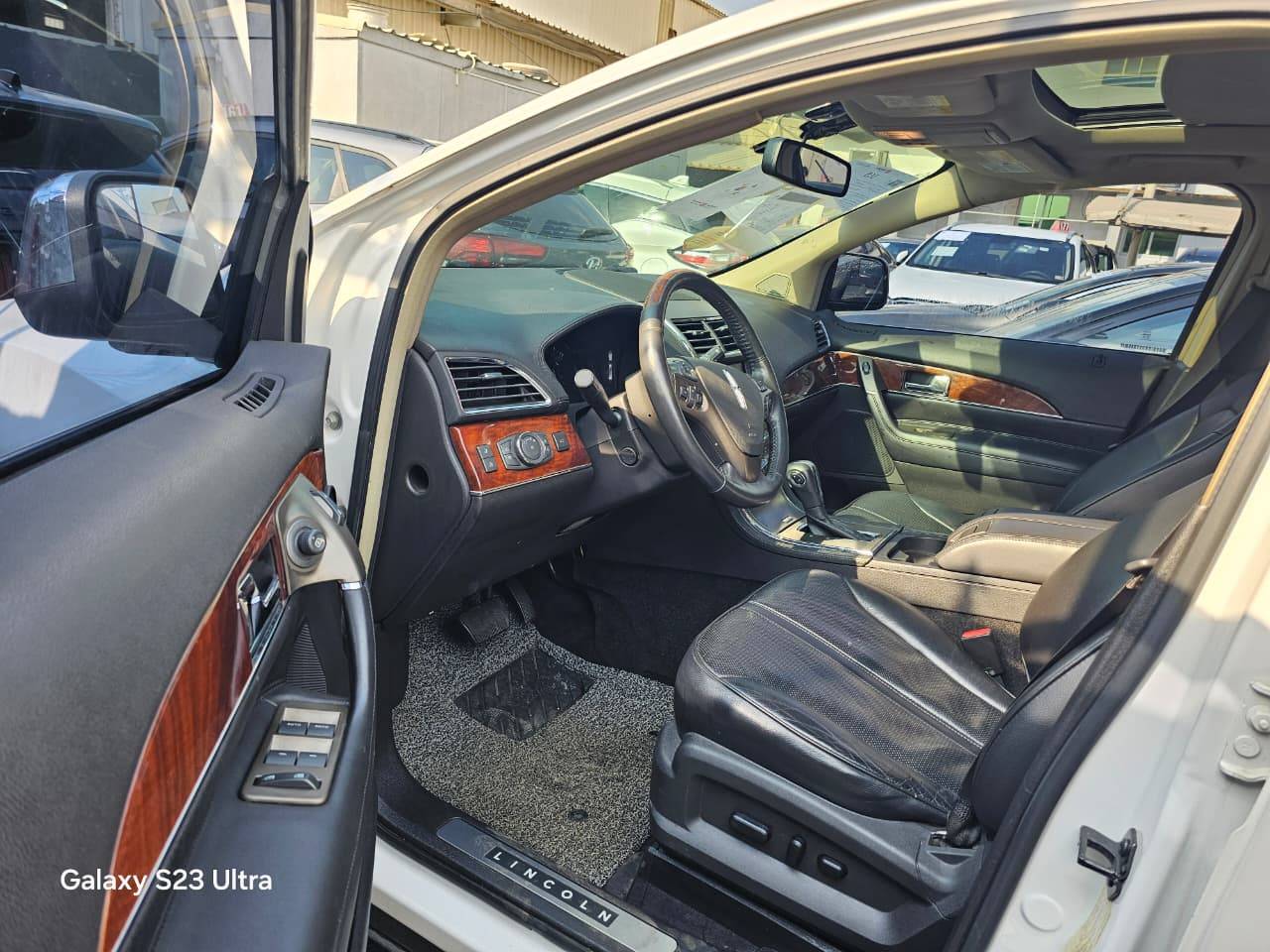 LINCOLN MKX 2011 - Marhaba Auction Used Cars - Image 9