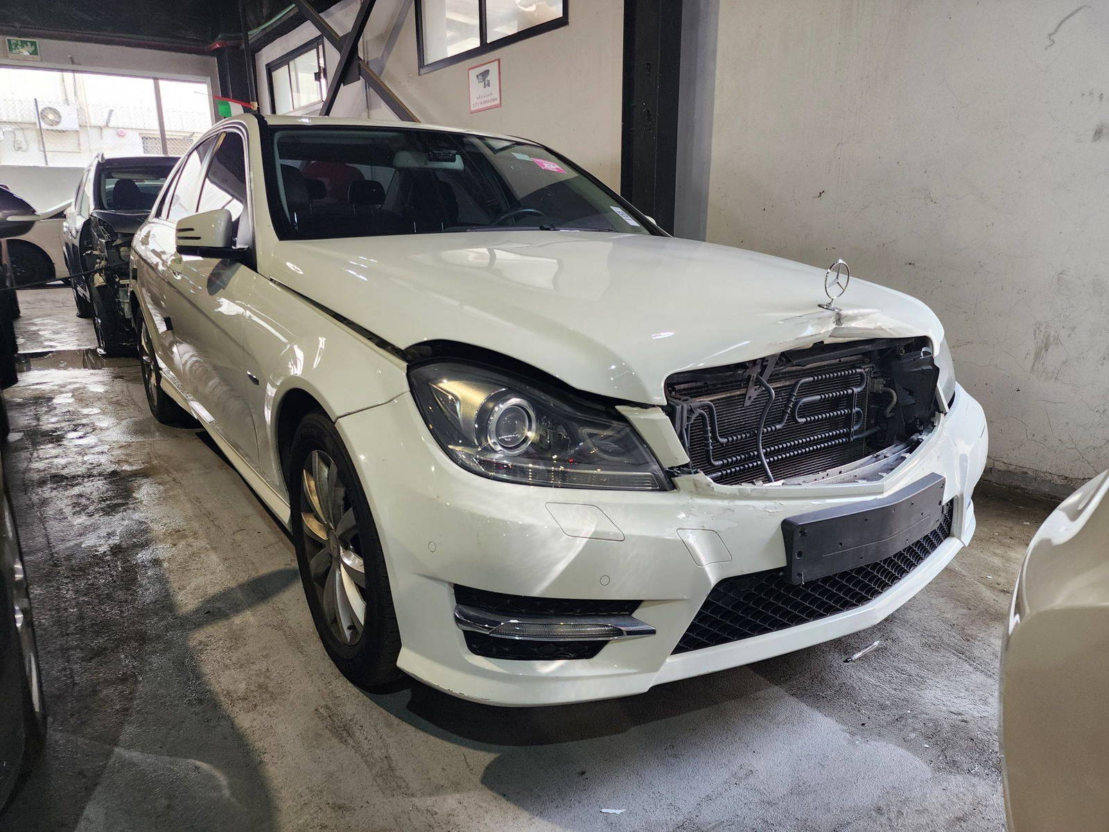 2012 MERCEDES BENZ C200 — 202897 KM — Lot 657036 — Al Quoz - Marhaba Auctions Used Cars - Image 5