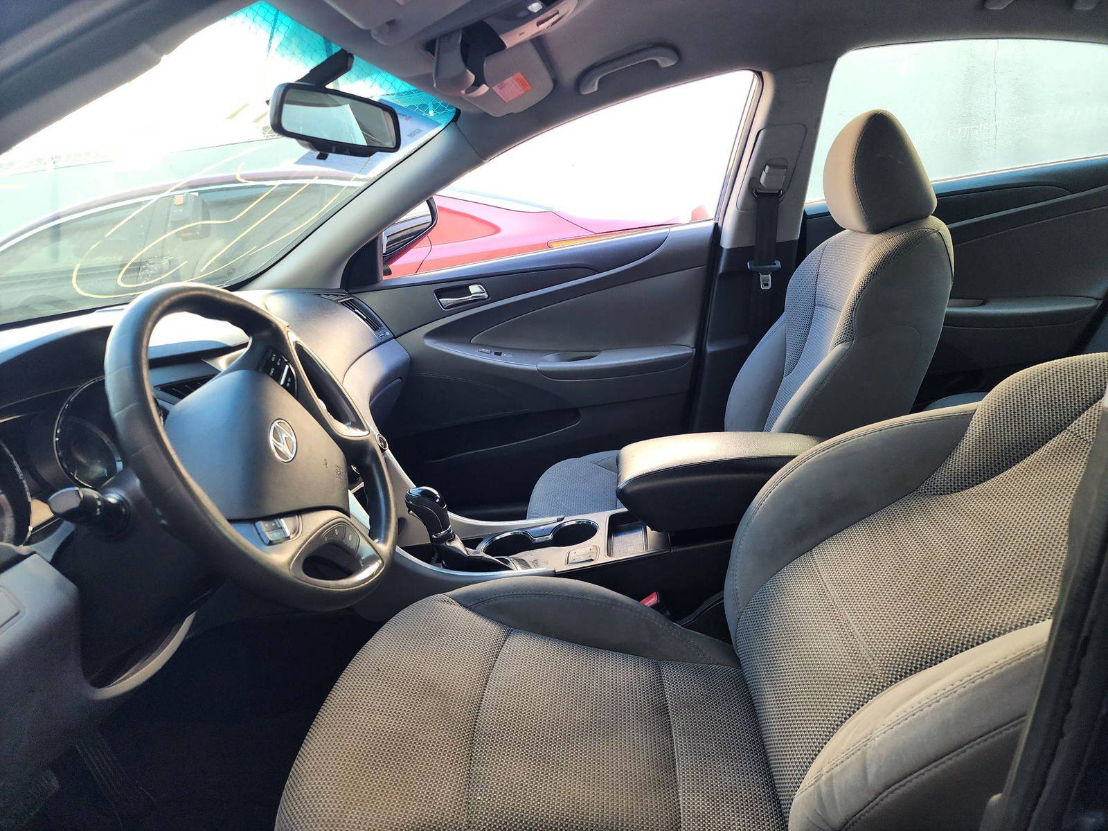 2014 HYUNDAI SONATA — 192110 Miles — Lot 67702884 — Al Quoz - Marhaba Auctions Used Cars - Image 9