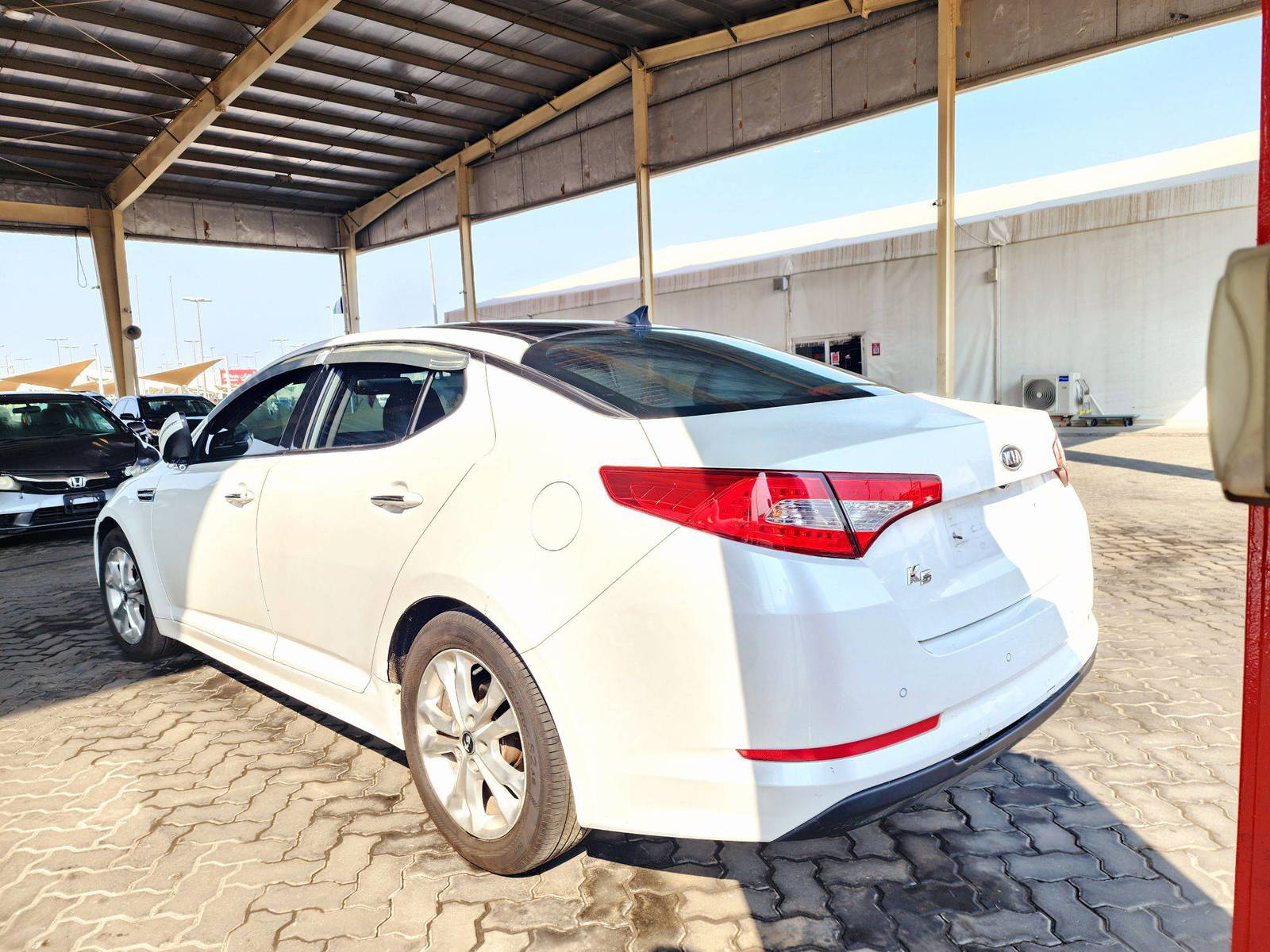 2011 KIA K5 — 63264 KM — Lot 066491 — Souq - Marhaba Auctions Used Cars - Image 3