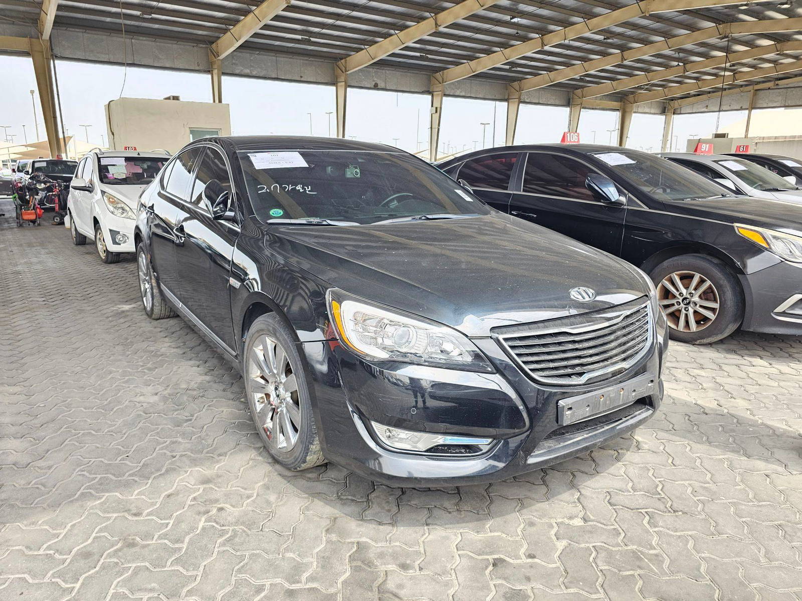 2011 KIA K7 — 150340 KM — Lot 022757 — Souq - Marhaba Auctions Used Cars - Image 4
